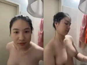 Gái vú đẹp, vừa call với eny vừa tắm